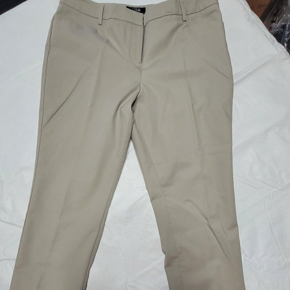 Apartment 9 Modern Fit Cropped dress pants, Size 12. - Picture 3 of 6